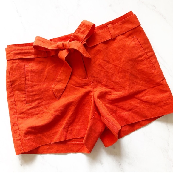 LOFT Pants - LOFT linen blend shorts with tie belt Sz 6